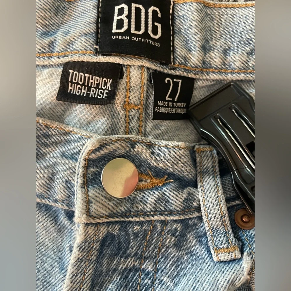BDG light blue